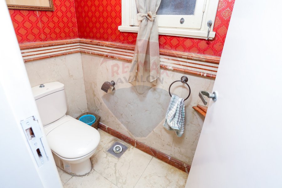 Apartment For Rent 370 m Latin District