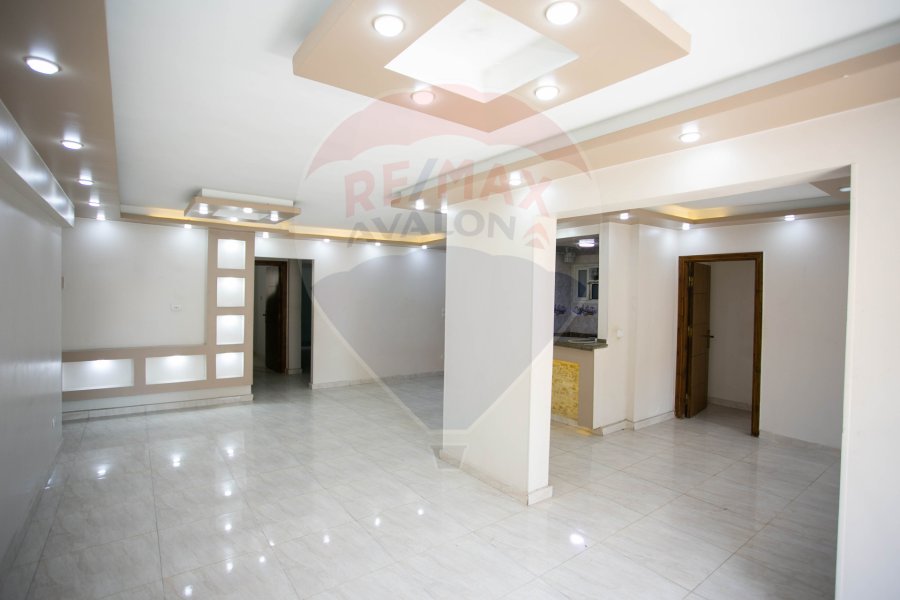Apartment for sale 160 m Miami ( Branched from Gamal Abdelnasser St)
