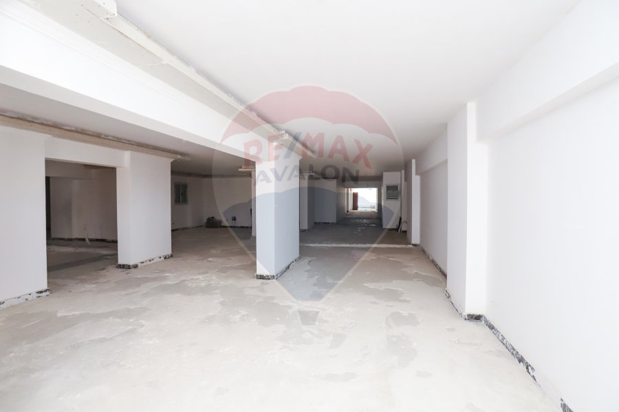 Commercial Shop + Mezzanine For rent 1800 m Victoria ( Ahmed Bin Hanbal St. )