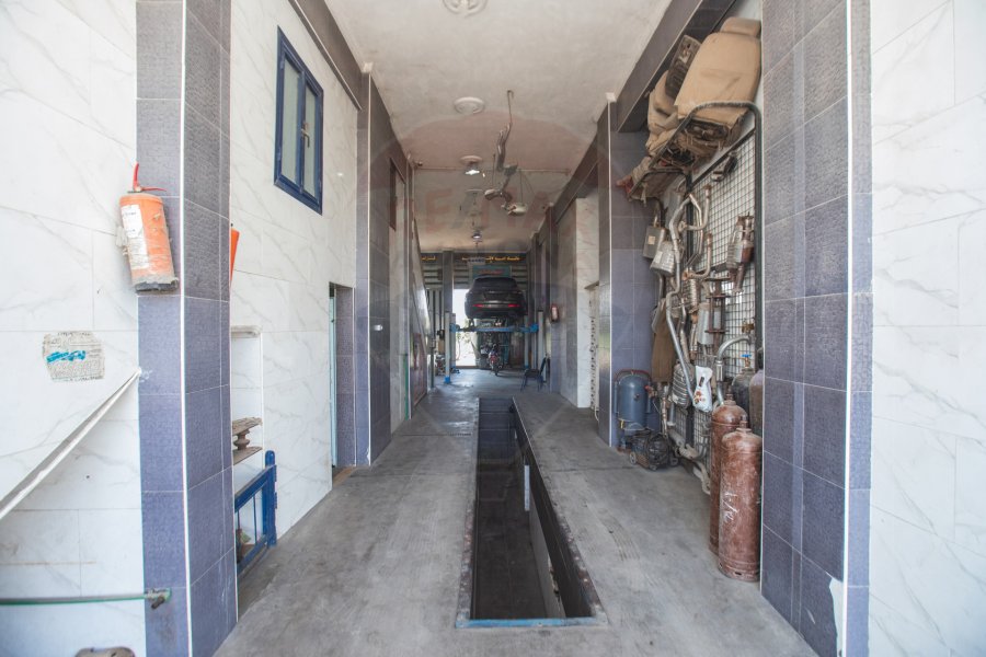 Car maintenance center for rent 200 m Abiss (interance abiss 2)