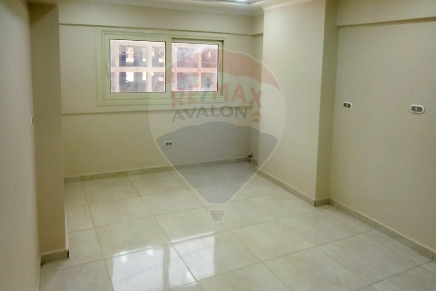 Commercial unit for rent  170 m Smouha (Hilton St.- next to Murooj Compound)