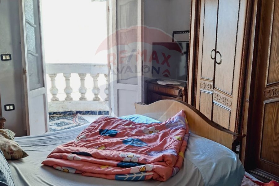 Apartment for sale 150 m Steps from AbuQir St (Behind Arwam Church)
