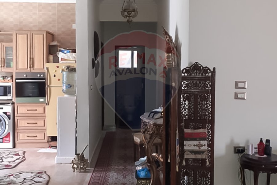 فيلا للبيع 170م + 250 حديقة - كينج مريوط (شارع موتيل)
