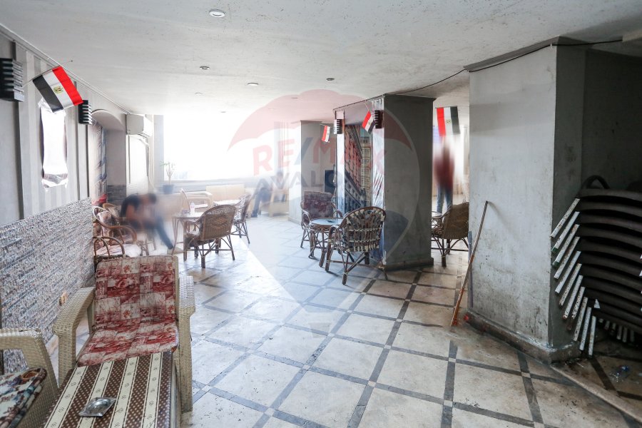 محل مسجل للبيع او الايجار 300 م سيدي بشر (خالد بن الوليد امام فندق رمادا)