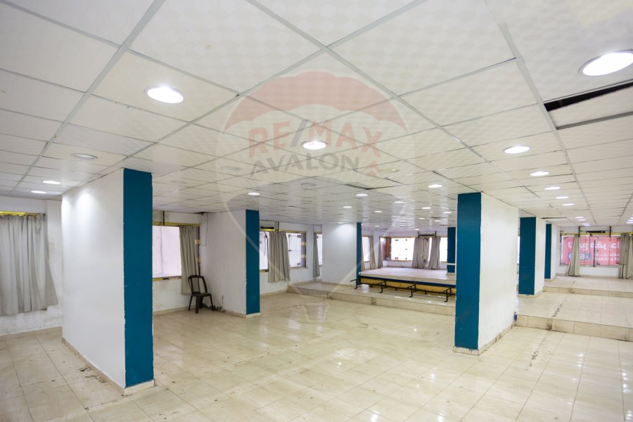 Administrative headquarters for sale 600 m Raml Station