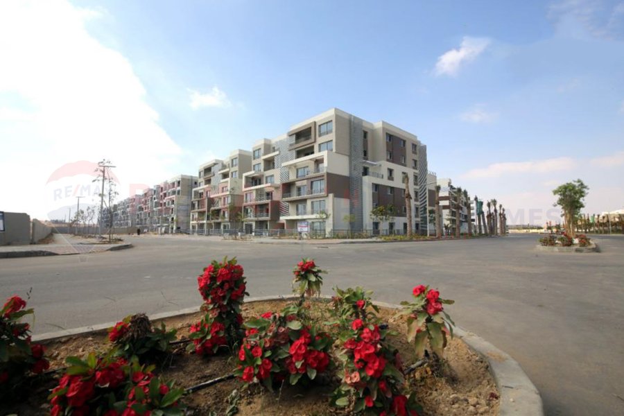 Apartment for sale Palm Hills New Cairo 70 m installment