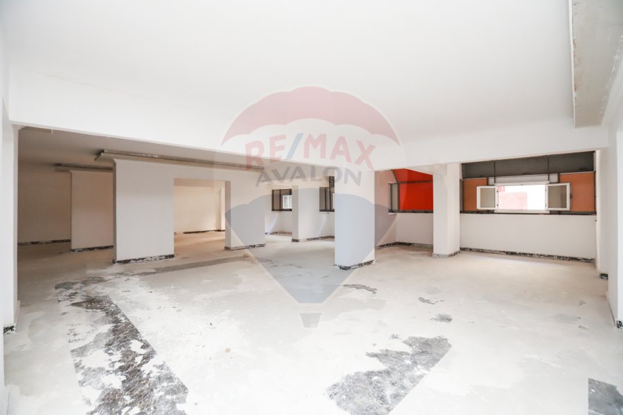 Commercial Shop + Mezzanine For rent 1800 m Victoria ( Ahmed Bin Hanbal St. )