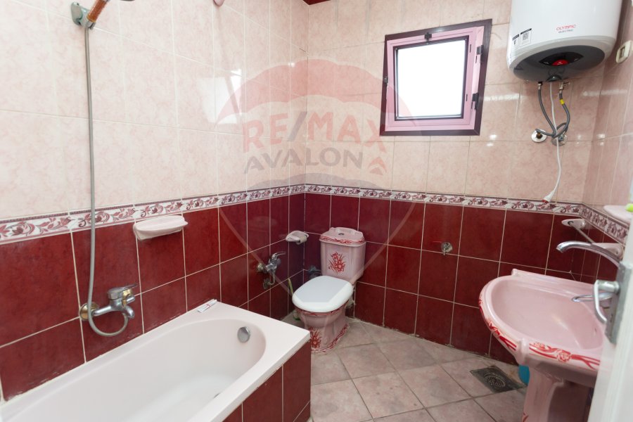 Apartment for sale 125 m Sidi Gaber (directly on the sea) - 3,500,000 EGP