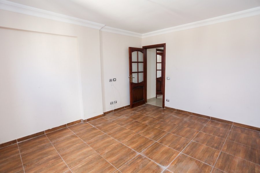 شقة للبيع 185م سموحة  ( كوبري 14 مايو)