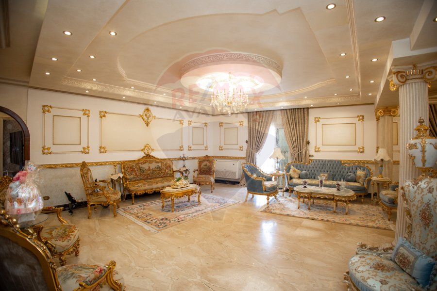 Penthouse apartment for sale 440 m Al Asafra (directly on the sea - Brand Building)