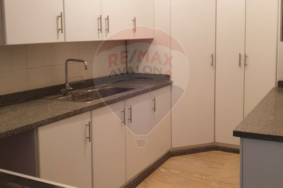 Apartment for rent 197 m Stanly (Directly on the sea)