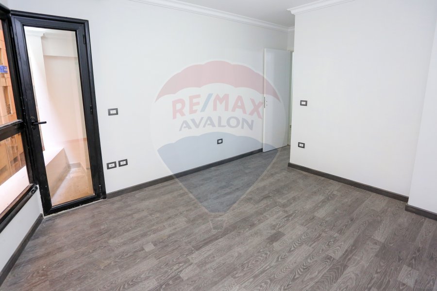 Apartment for Sale 215 m Smouha (East Tower Compound - Ryada scool st)