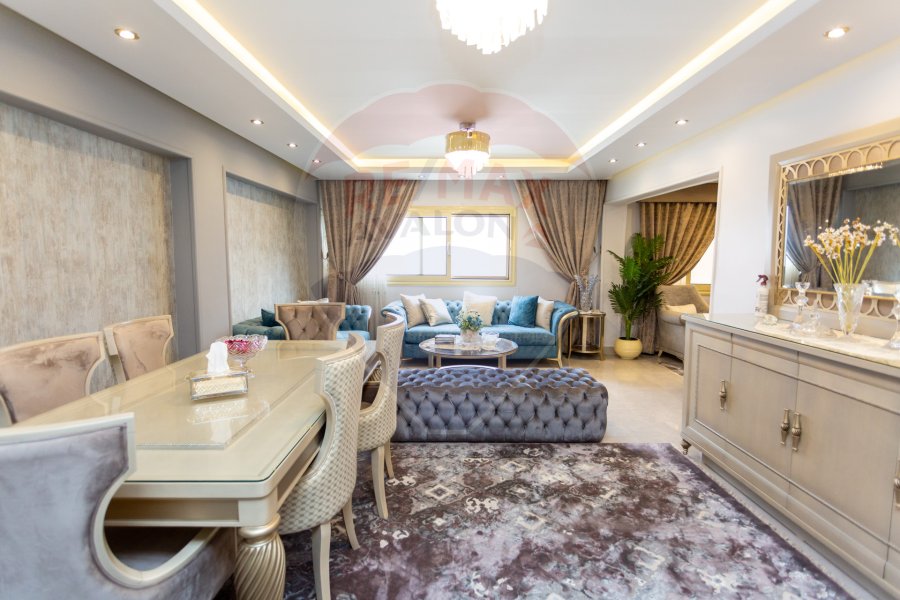 Apartment for sale 140 m Lauran (directly on the sea)