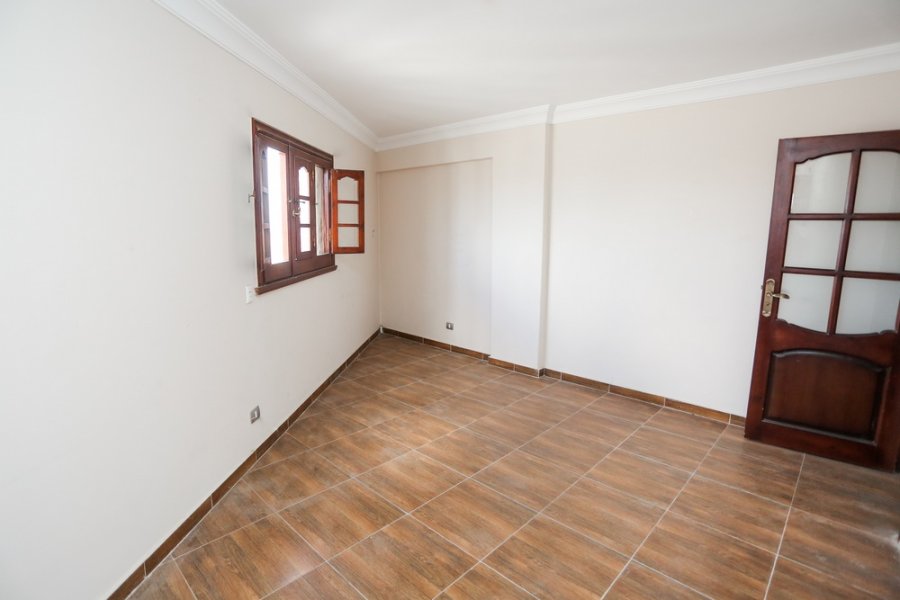 شقة للبيع 185م سموحة  ( كوبري 14 مايو)