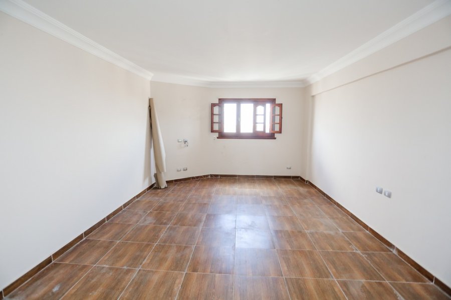 شقة للبيع 185م سموحة  ( كوبري 14 مايو)