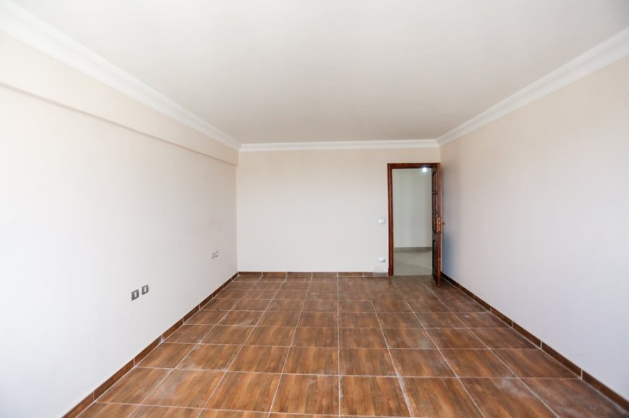 شقة للبيع 185م سموحة  ( كوبري 14 مايو)