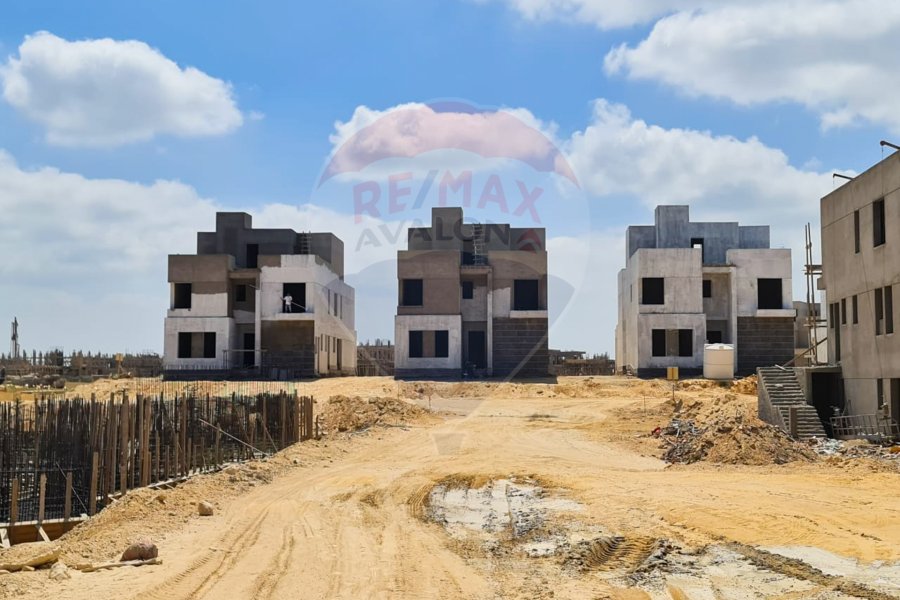 فيلا تيسيرا 247 م  للبيع الاسكندرية (كمبوند بالم هيلز)