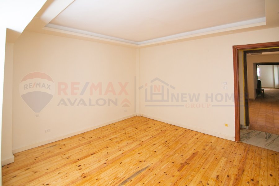 Apartment for sale 200 m Louran (Shaarawy St.)