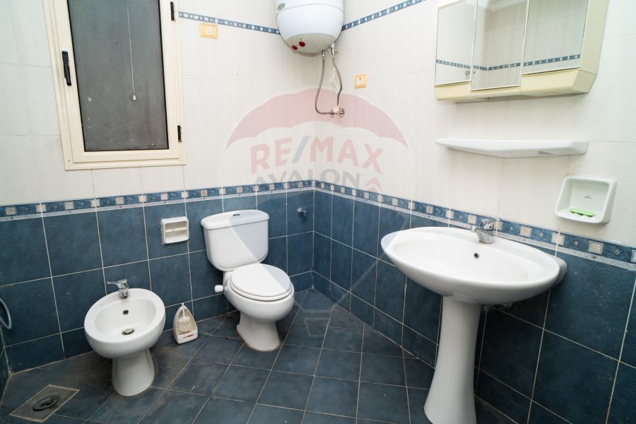 Apartment for sale 320 m El Mandara (El Gesh Road)