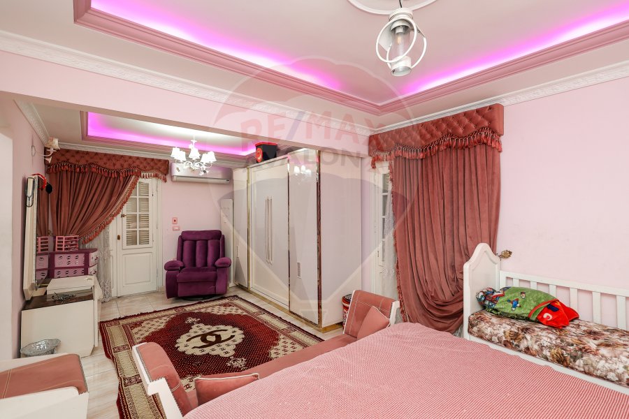 Apartment for sale 205 m Alsoyof (Mostafa Kamel St.)