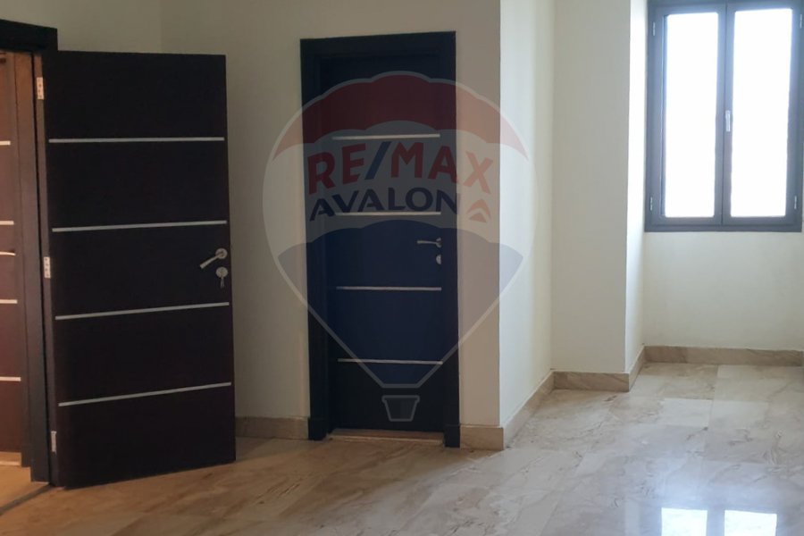 Apartment for rent 197 m Stanly (Directly on the sea)
