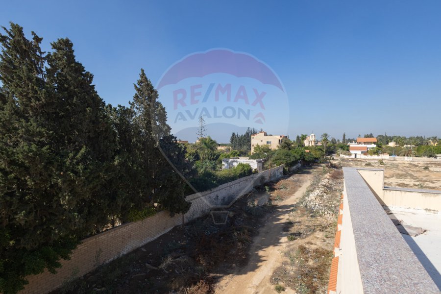 Villa for sale 615 m King Mariout (Royal Compound)