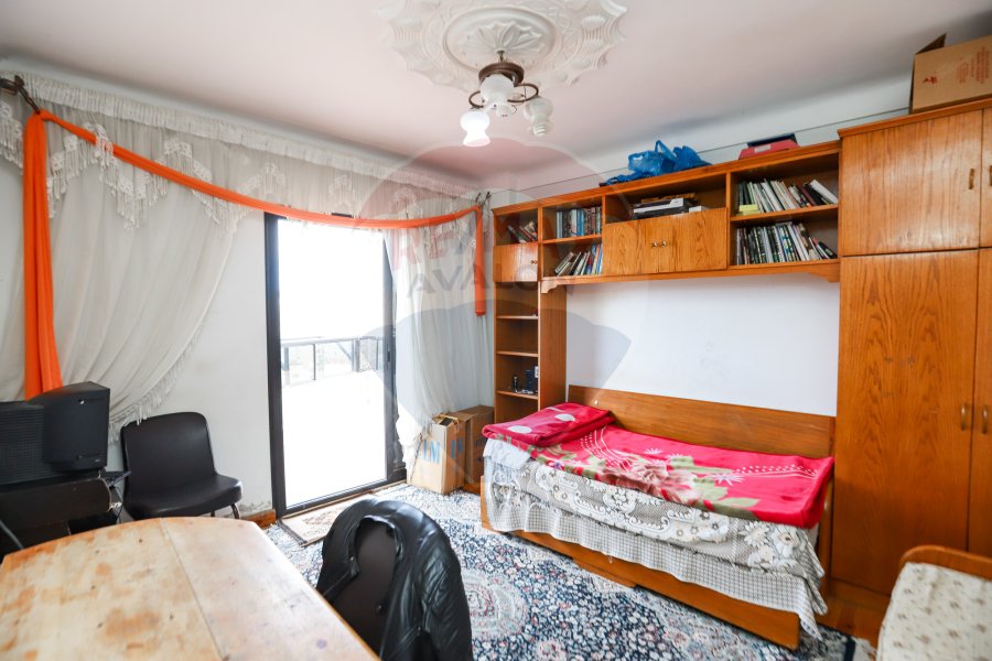 Apartment For Sale 185 m Fleming (Directly On Tram Station)