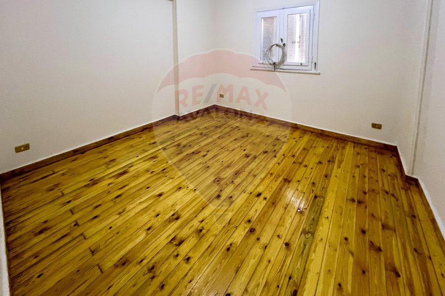 Apartment for rent 240 m Sedi Gaber (Bahaa El Din El Ghatoury St)