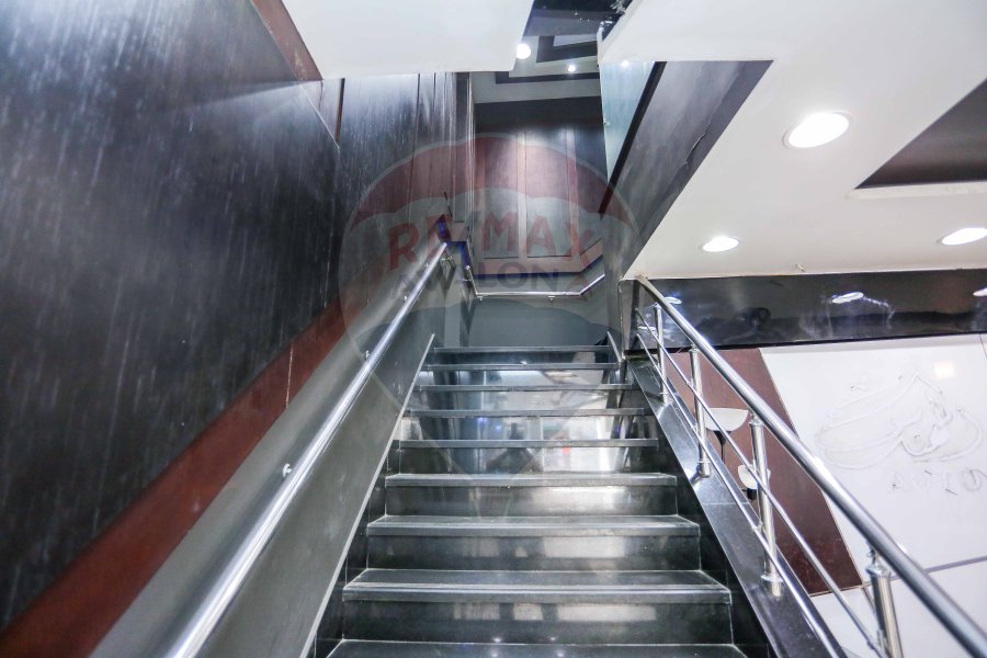 Commercial shop + Mezzanine for rent 285 m Smouha (Miami ( 45th Street)