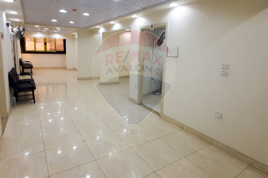مركز طبي للإيجار 450 م الهانوفيل (طريق اسكندرية مطروح)