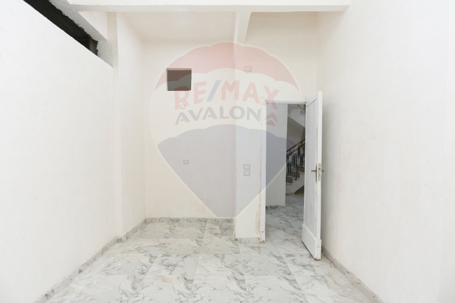 Administrative apartment for sale 130 m Al Saraya (branching from the tram)