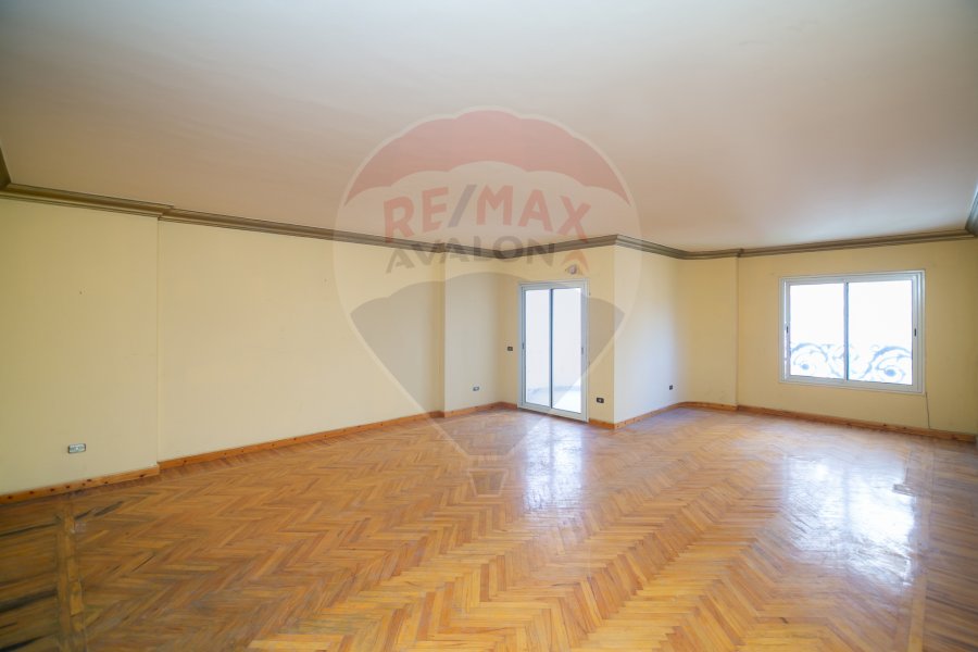 Apartment for sale 270 m Kafr Abdo (branching from Ismailia)