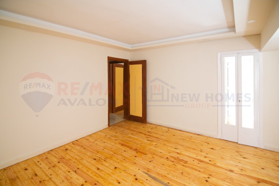 Apartment for sale 200 m Louran (Shaarawy St.)