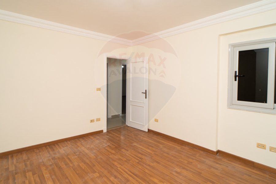 Apartment for Rent 235 m Zizinia (next to Plaza Hotel)
