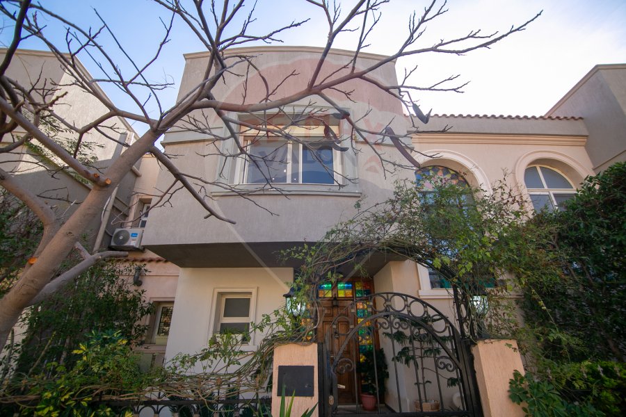 Town house villa for sale 205 m King Mariout (Alex west)