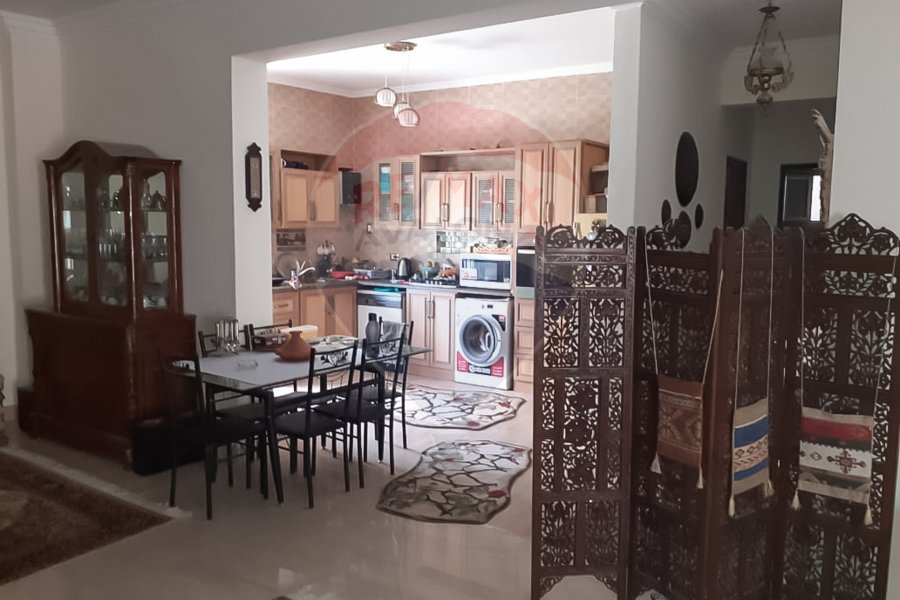 فيلا للبيع 170م + 250 حديقة - كينج مريوط (شارع موتيل)
