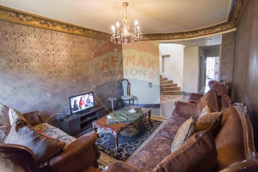 Triplex Furnished Villa 475 m for Rent Moharm Beh (Miroza Compound)