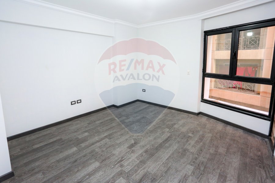 Apartement for sale 182 m Smouha (East Tower Compound - Ryada scool st)