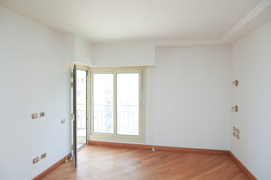 Apartment for sale 480m Laurent - Korneish Road