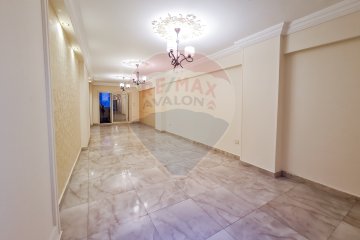 apartment for sale 130 m Camp Chezar (steps from the sea)