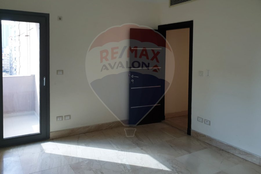 Apartment for rent 197 m Stanly (Directly on the sea)