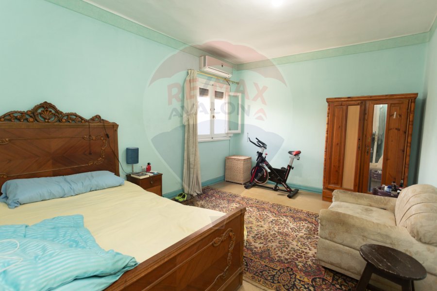 Apartment for sale 125 m Sidi Gaber (directly on the sea) - 3,500,000 EGP