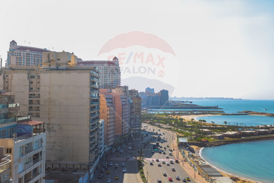 Apartment for sale 410 m in Lauran (directly on the sea)