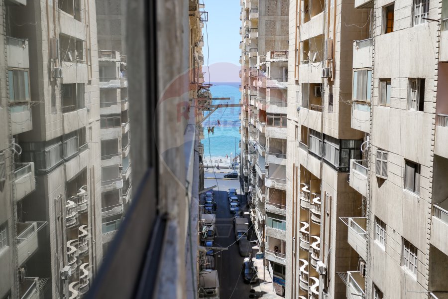 Apartment For Sale 100 m Miami (45 st Steps from the sea)