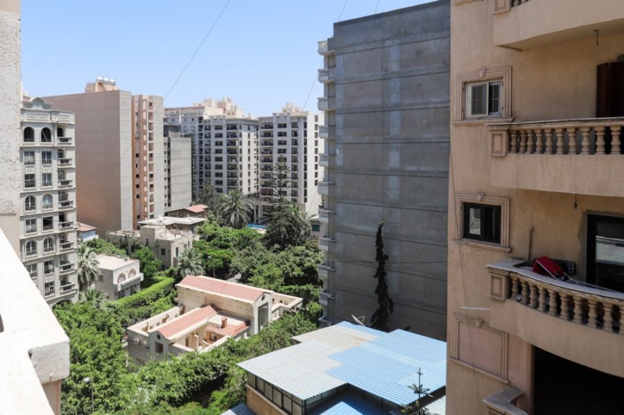شقة للبيع 170م سموحة - بجوار نقابة الأطباء