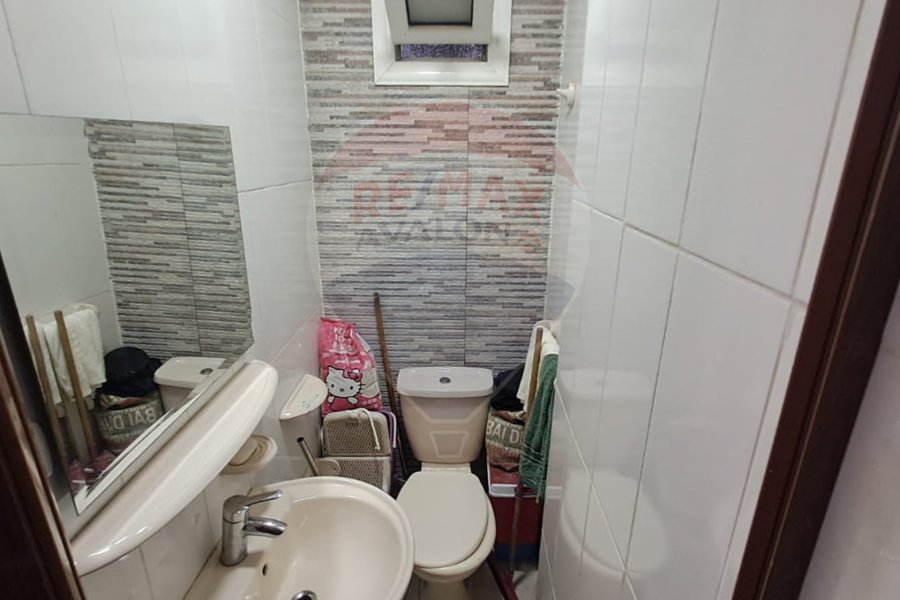 Apartment for sale 200 m Mostafa Kamel (steps from Kiroseiz Bridge Smouha)