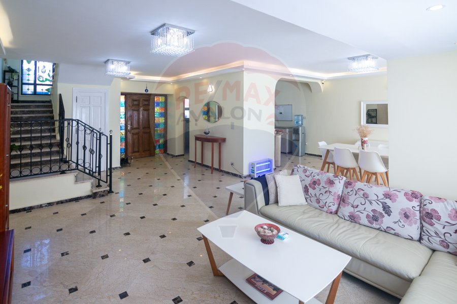 Town house villa for sale 205 m King Mariout (Alex west)