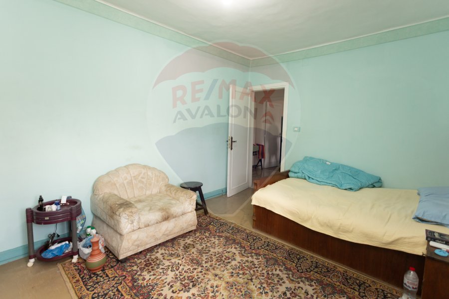 Apartment for sale 125 m Sidi Gaber (directly on the sea) - 3,500,000 EGP