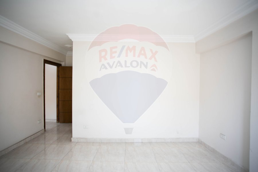 Apartment for sale 160 m Miami ( Branched from Gamal Abdelnasser St)