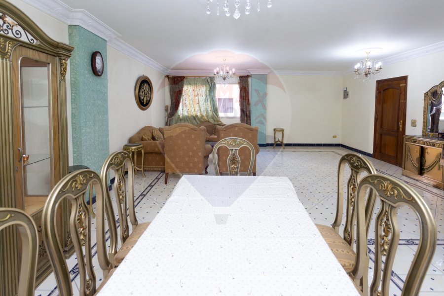 Apartment for sale 184 m Sporting (Steps from Port Said St. and the sea)